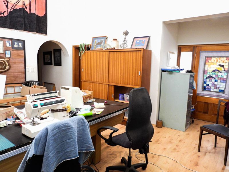 Central home with lots of space - Photo 5