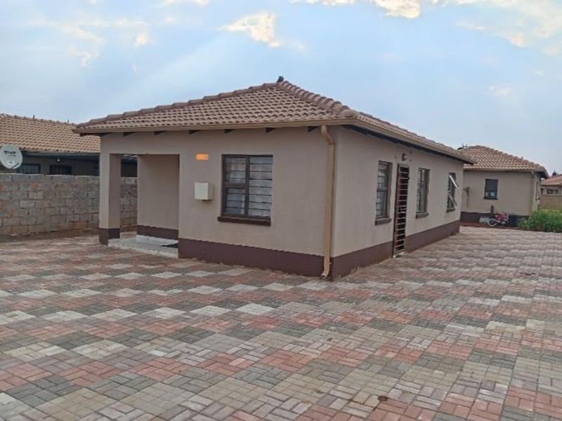 EXCLUSIVE | MODERN LUXURY WITH BIOMETRIC SECURITY – ACT FAST This is not just a home — it is a statement of secure, modern living in the heart of Dawn Park. - Photo 2