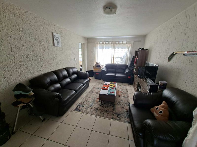 CHARMING, STYLISH & READY TO MOVE IN! - Photo 8