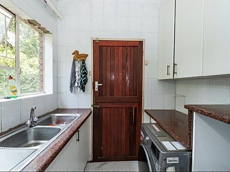 4-Bedroom House with Pool and Garden – Ideal Family Home - Photo 8