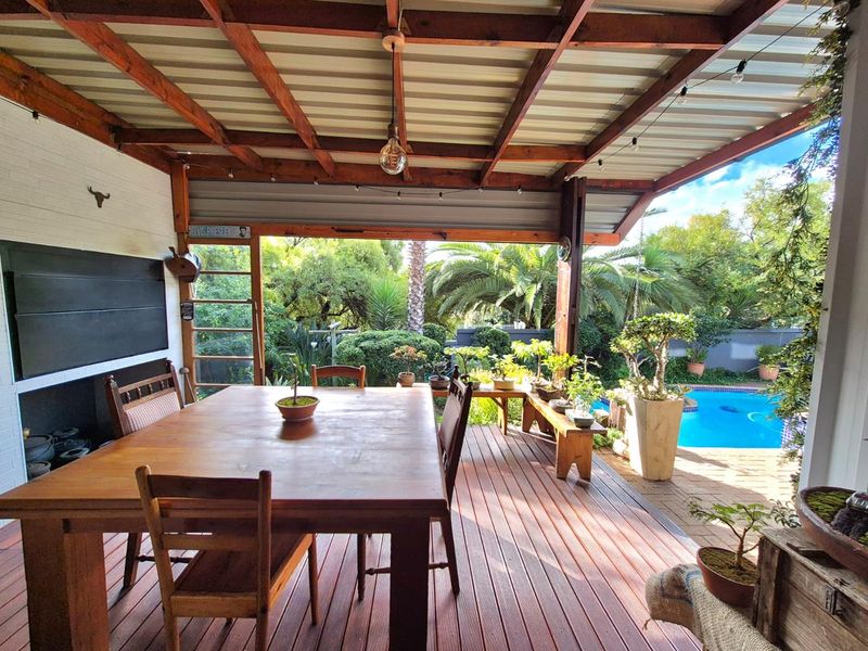 Entertainers's dream home with a Flat and Views for Days - Photo 4