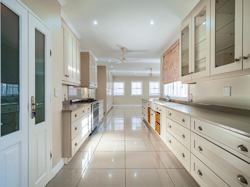 A RARE PRIVATE ESTATE IN THE HEART OF KLOOF! - Photo 8