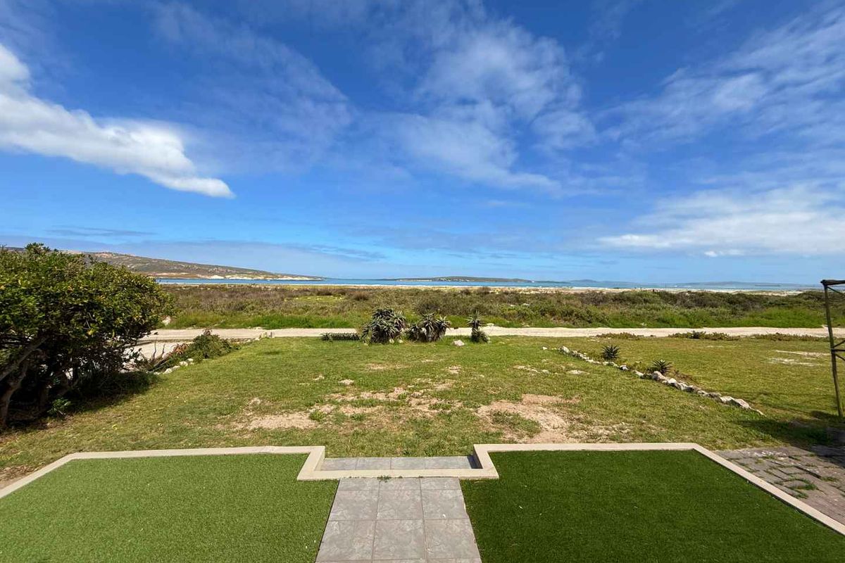 Beach Front, 4-Bedroom House in Middedorp - Photo 5