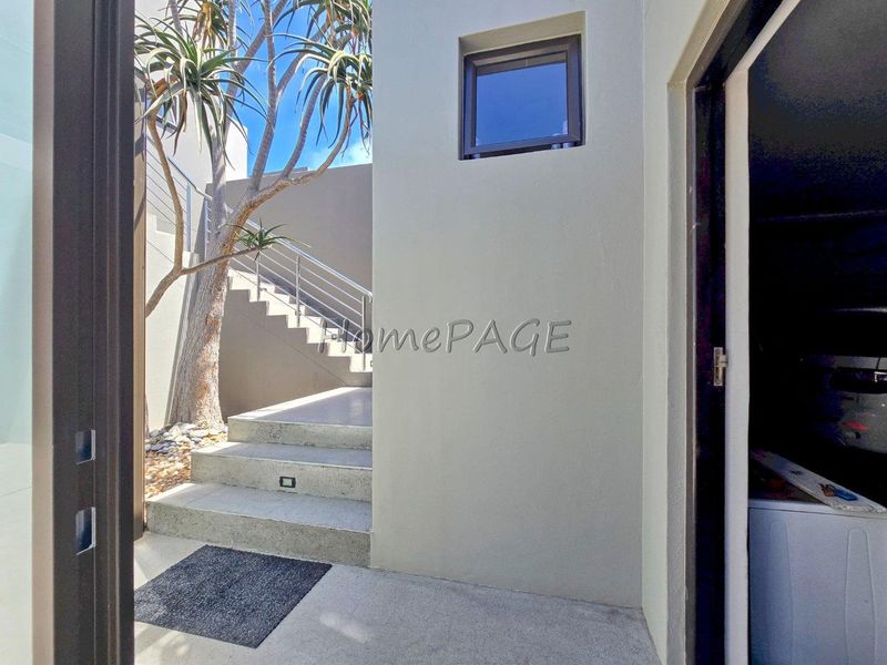 Long Beach Ext 1, Walvis Bay:  5 Bedr Beachfront Home is for Sale - Photo 8