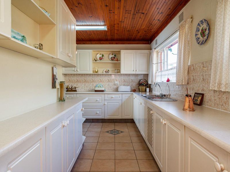 Character Home, Cottage & Endless Possibilities with Unrivalled Views - Photo 9