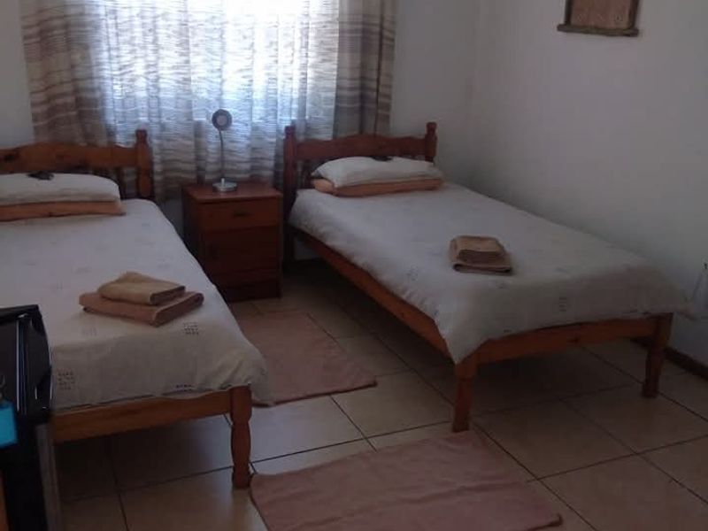 This beautiful smallholding is situated about 10km North of Okahandja on the Hochveld Road. This property truly does have it all, and then some...... - Photo 7