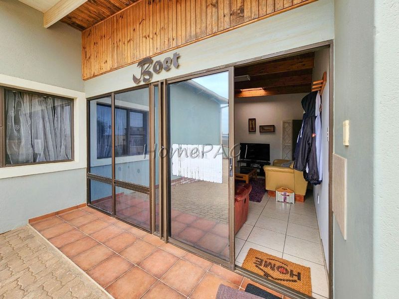 Ext 3 (North Dune), Henties Bay:  Spacious home with lots on offer - Photo 6