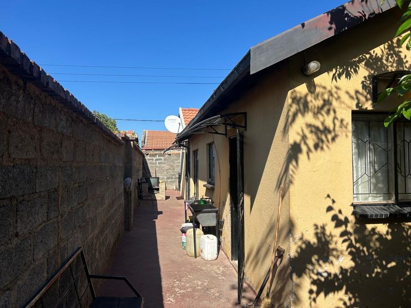 Ebony Park R 1 200 000- Lovely family home - Photo 3