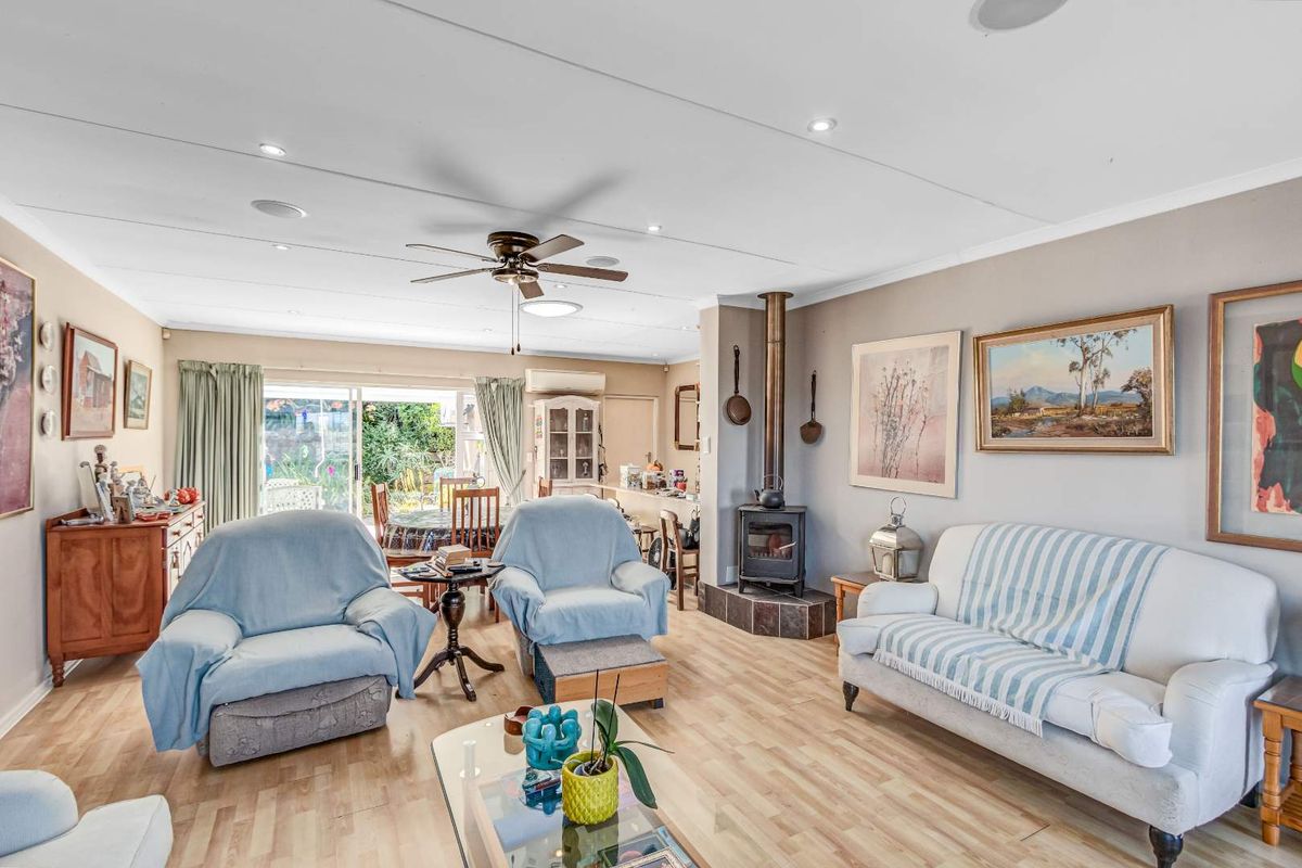 Peaceful Estate Living – 3-Bedroom, 2-Bathroom Home with Double Garage - Photo 5