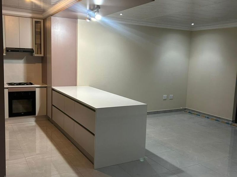 Exquisite Move-In Ready Family Home in Secure Brackendowns - Photo 5