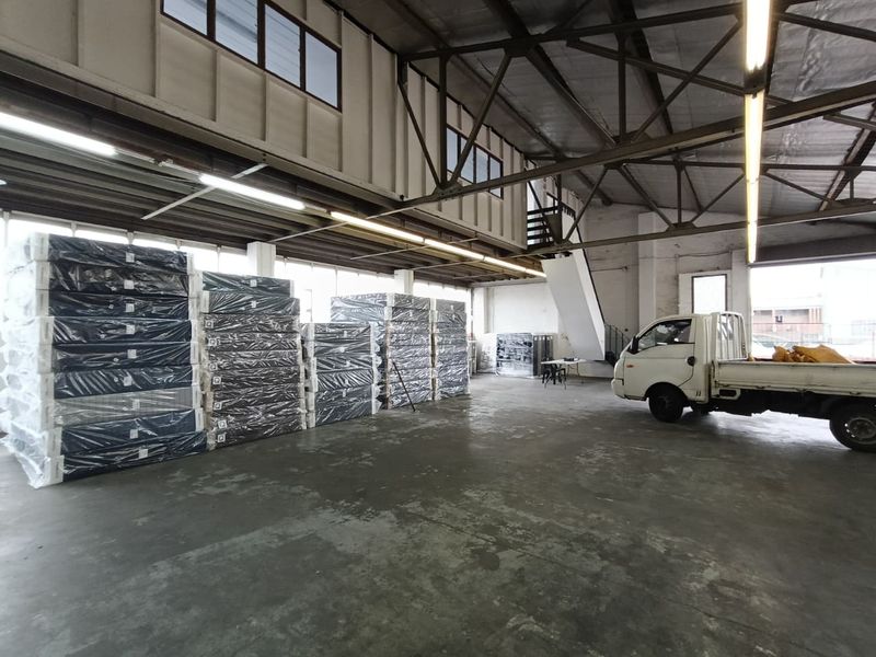 INDUSTRIAL WORKSHOP / FACTORY TO LET – NEAR ST JOHNS, PINETOWN - Photo 9