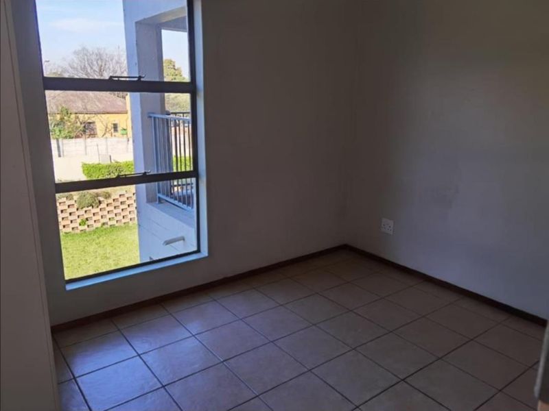 2 Bedroom Apartment - Photo 8