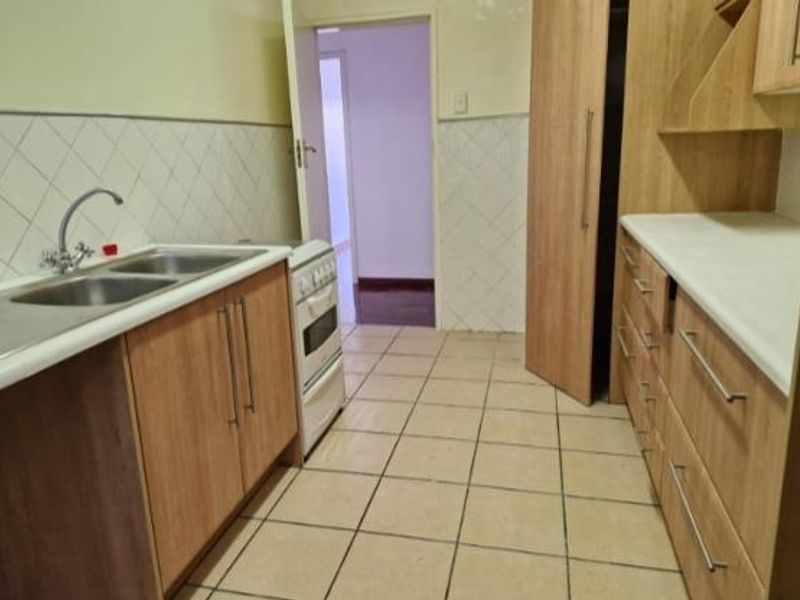 Renovated 3 Bedroom Apartment For Sale - Photo 4