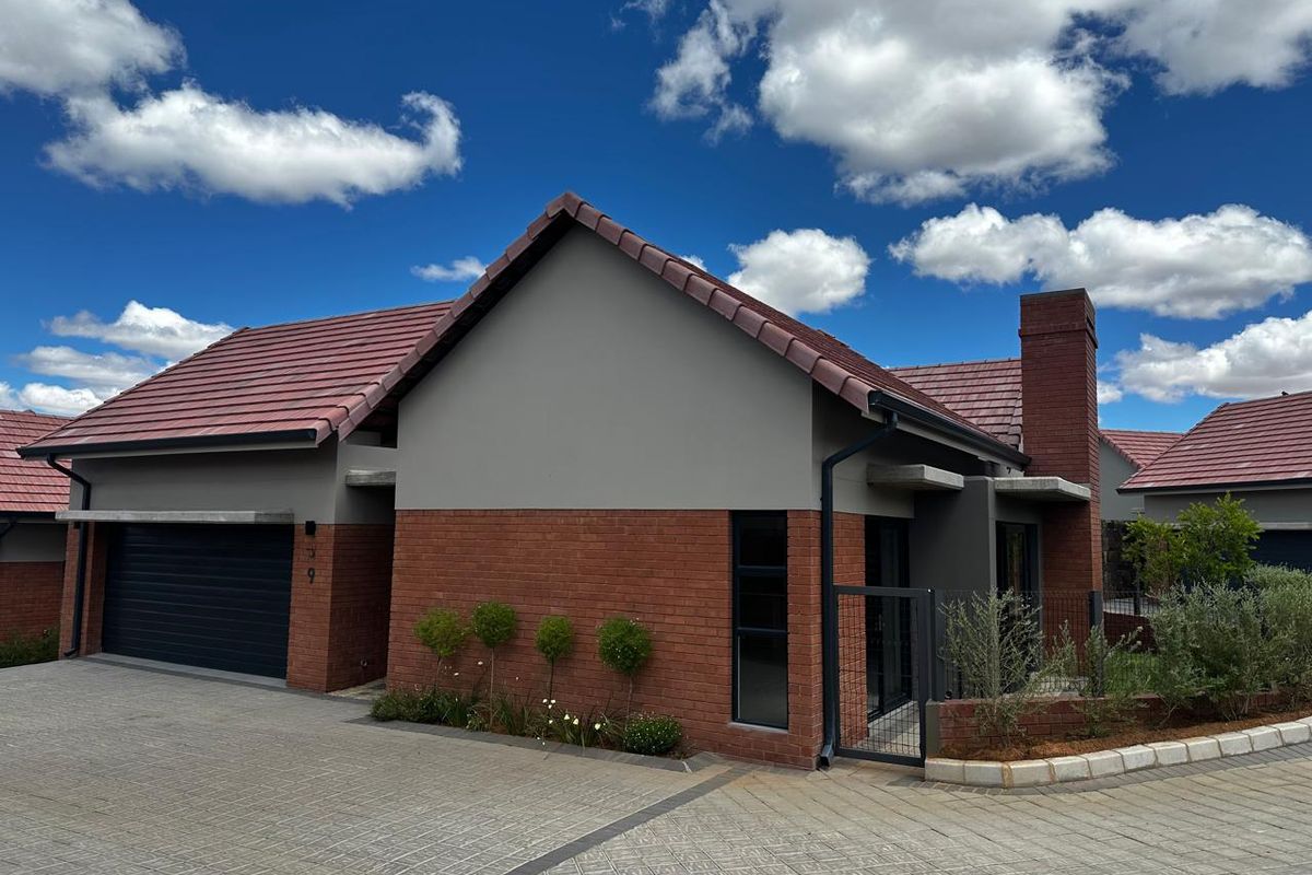 Experience Modern Retirement Living - No Transfer Fees! - Photo 2