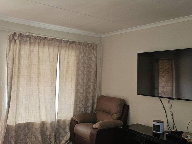 2 bedroom house for sale in Brits Central - Photo 5