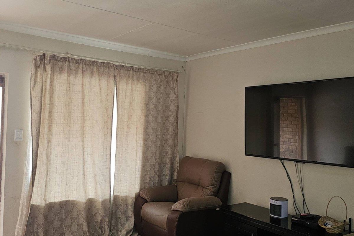 2 bedroom house for sale in Brits Central - Photo 5