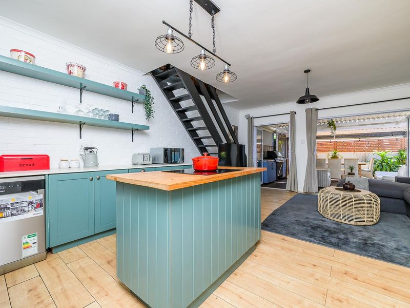 Modern 3 Bedroom Townhouse | Walk to Umhlanga Beach | Private Garden | Exclusive Mandate - Photo 8