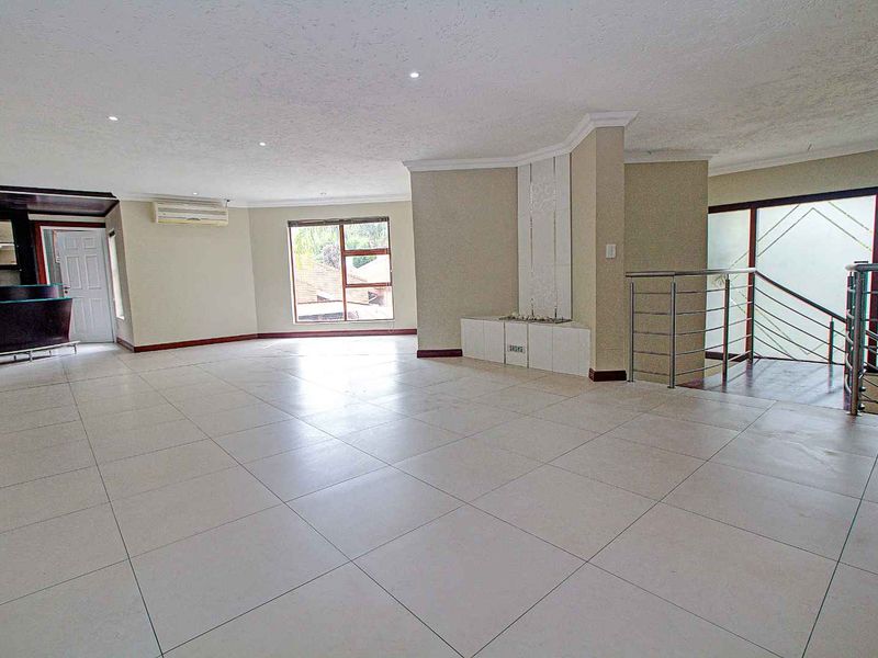 Luxurious Freestanding Home with Modern Finishes and Poolside Oasis - Photo 8