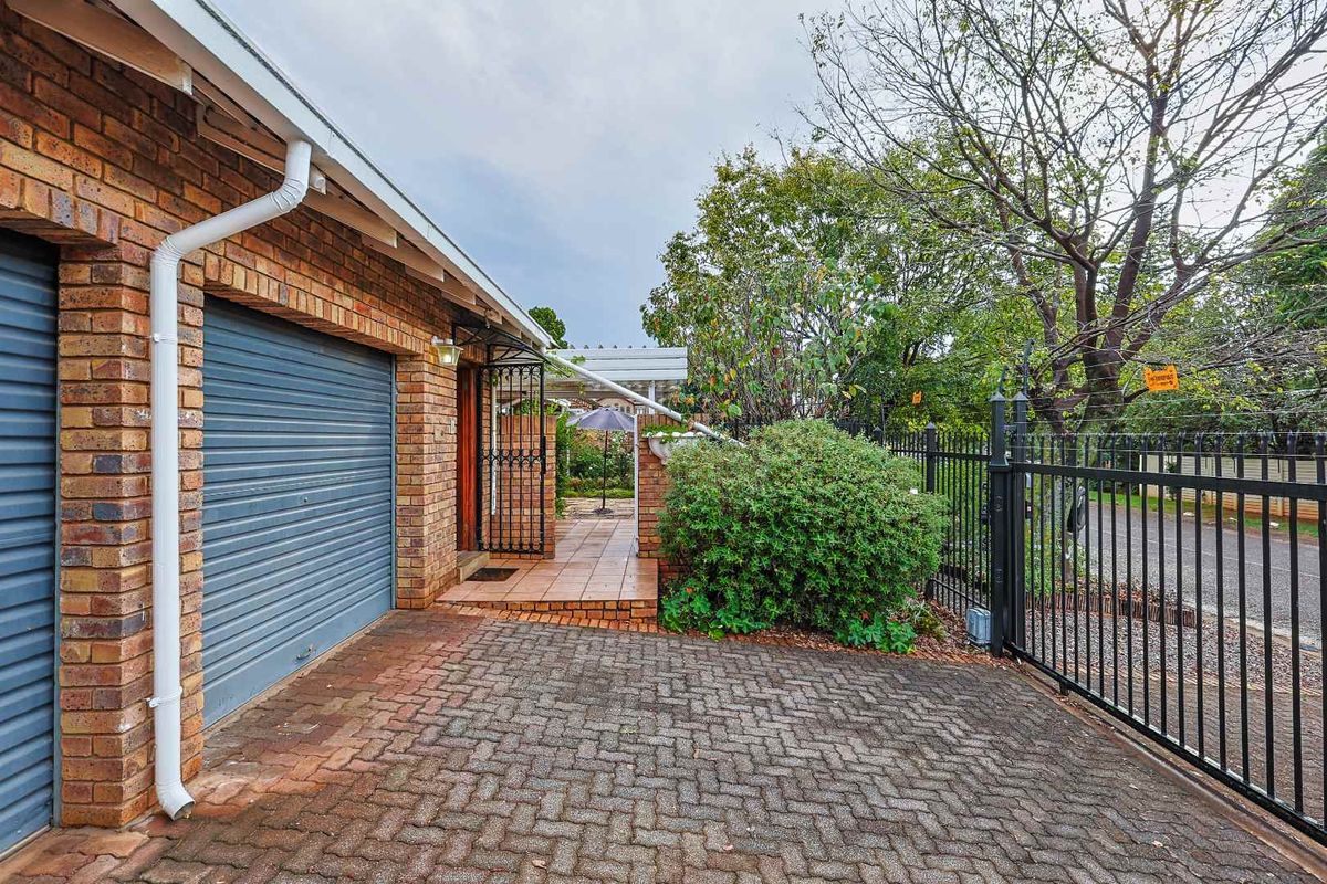 Charming 3-Bedroom Duet in Die Wilgers – Comfort, Space & Convenience Combined - Photo 3