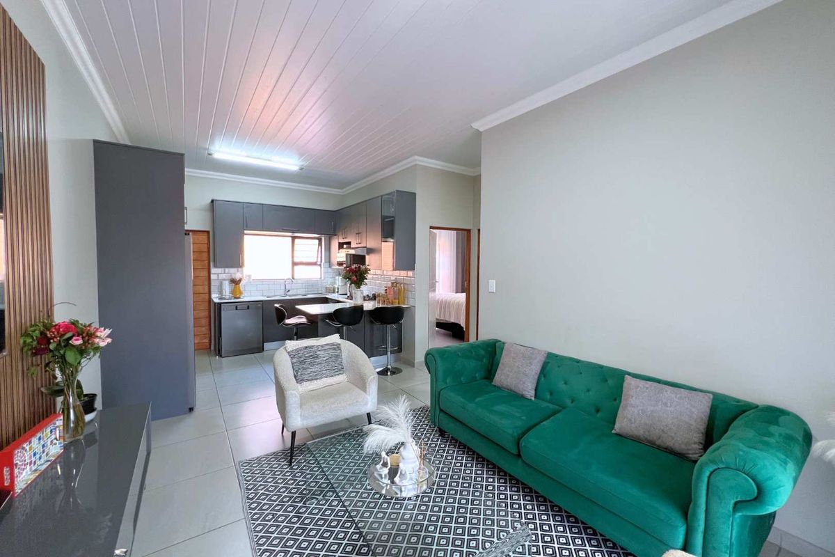 Two bedroom home in secure Estate - Photo 5