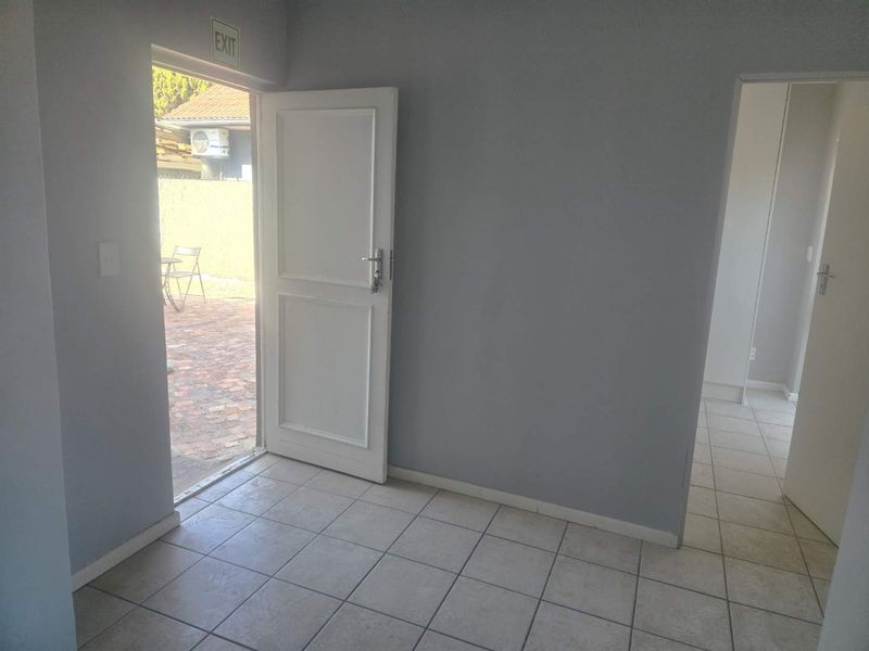 Groundfloor apartment Unit 3 in Panorama - Photo 3