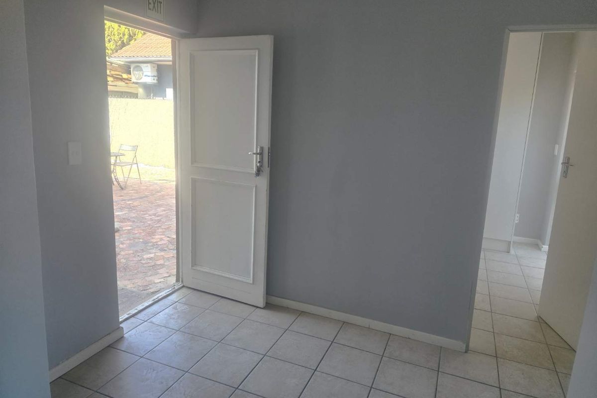 Groundfloor apartment Unit 3 in Panorama - Photo 3