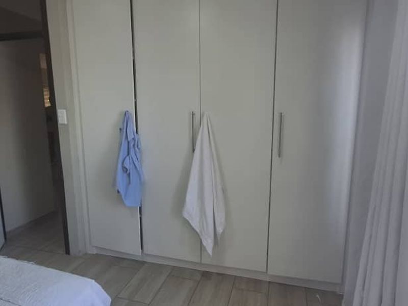 "Spacious Family Oasis in Pioneerspark – Call Today!" - Photo 7