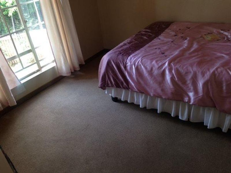 2 Bedroom top unit in Faerie Glen - Photo 5