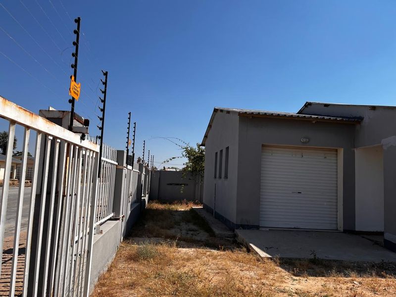 🏡 For Sale: Spacious Residential Property in Extension 1, Outapi - Photo 2