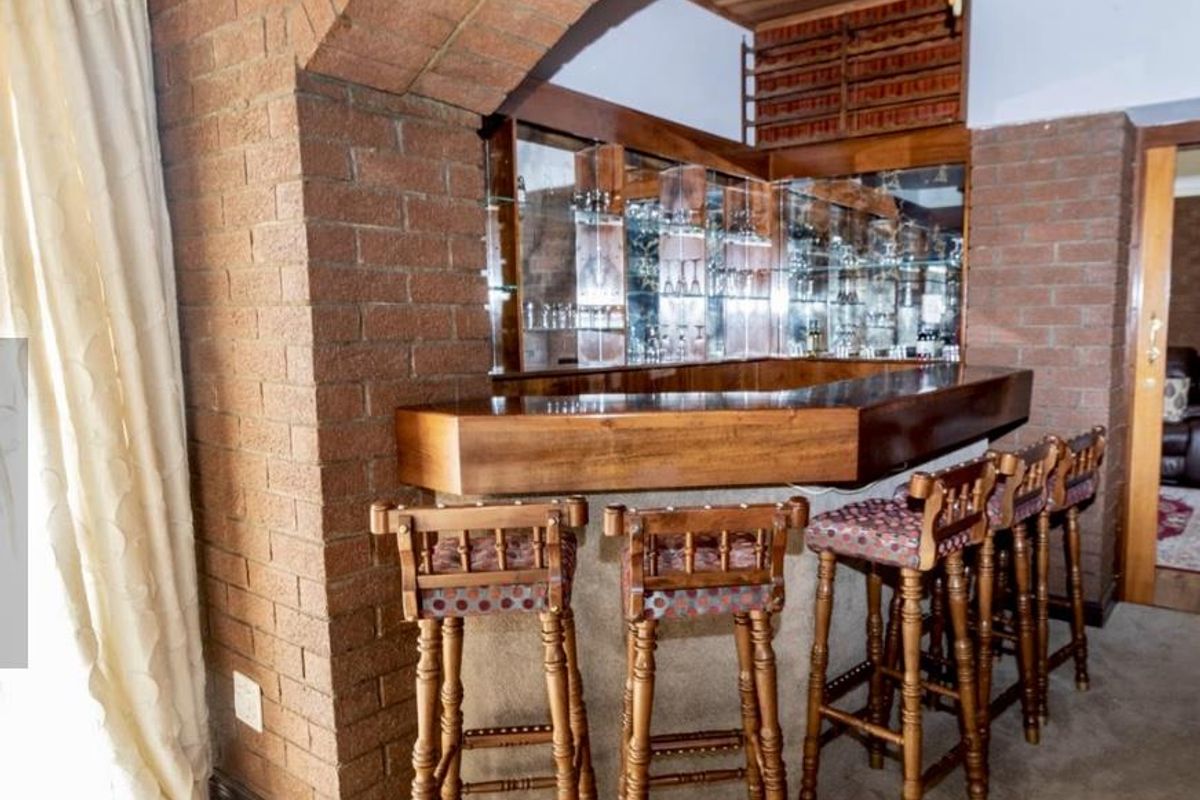 Elegant Family Retreat with Sauna, Skylights & Entertainer’s Dream Spaces - Photo 5