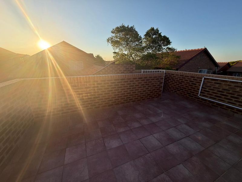 Two Bedroom Top unit in The Reeds, Centurion - Photo 3