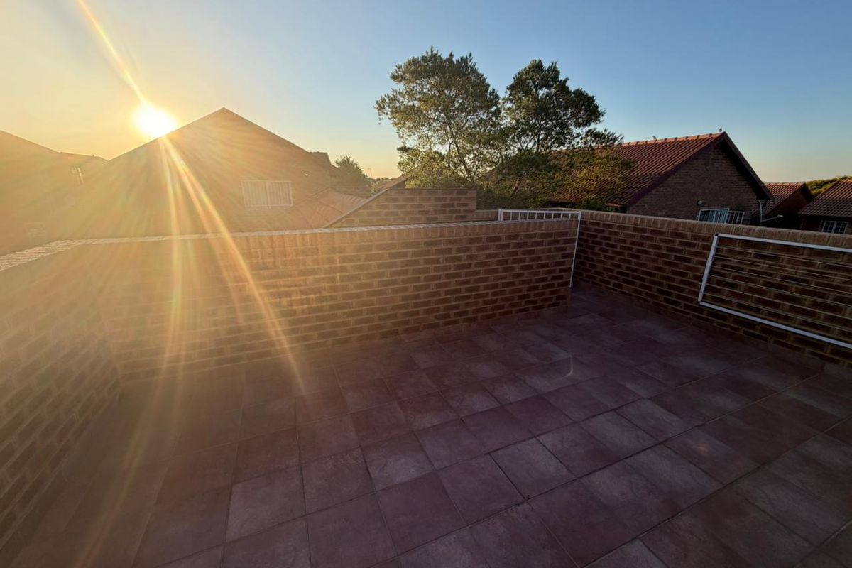 Two Bedroom Top unit in The Reeds, Centurion - Photo 3