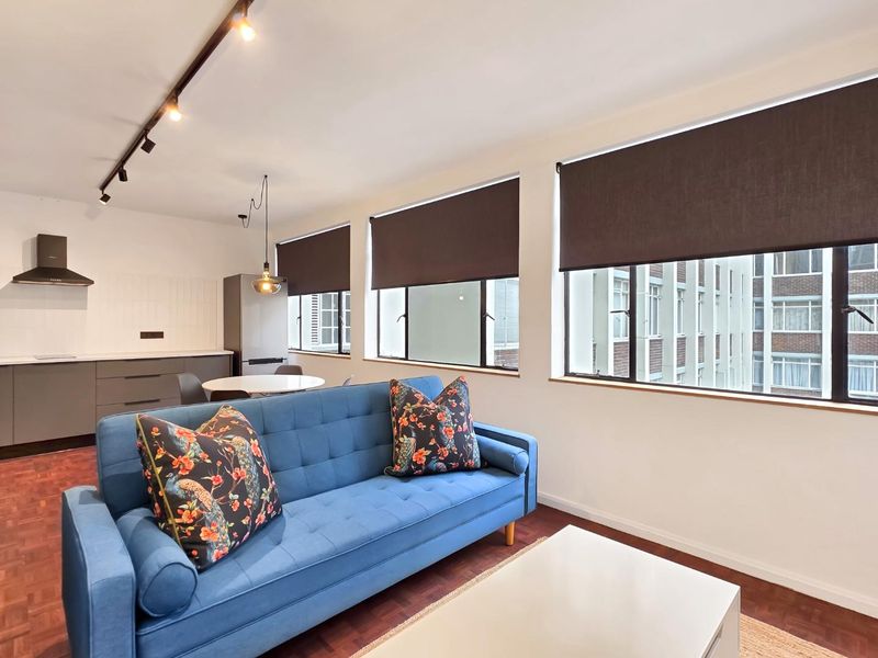 Chic Furnished Studio in City Centre – Move In Today! - Photo 1