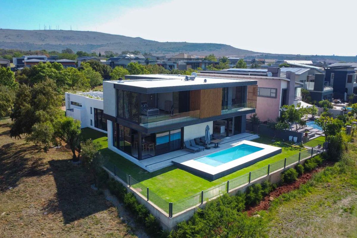 A Home of Distinction Overlooking the 5th Hole - Photo 3