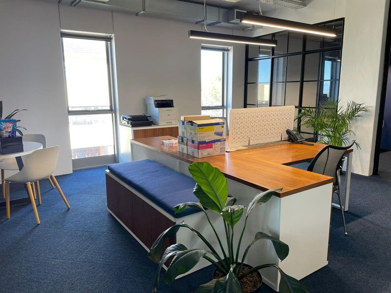 213.7m2  to Let | Southern Suburbs - Photo 3