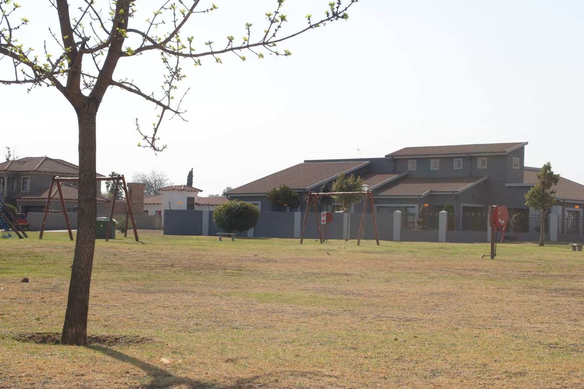 Lovely stand in a secure Estate (negotiable) - Photo 5