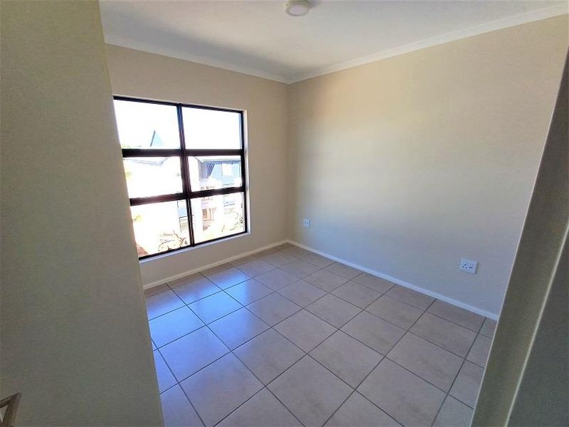 FOR RENT  |  Hillcrest  |  Kings Gate Estate  |  2 Bedroom 1st Floor Apartment - Photo 9