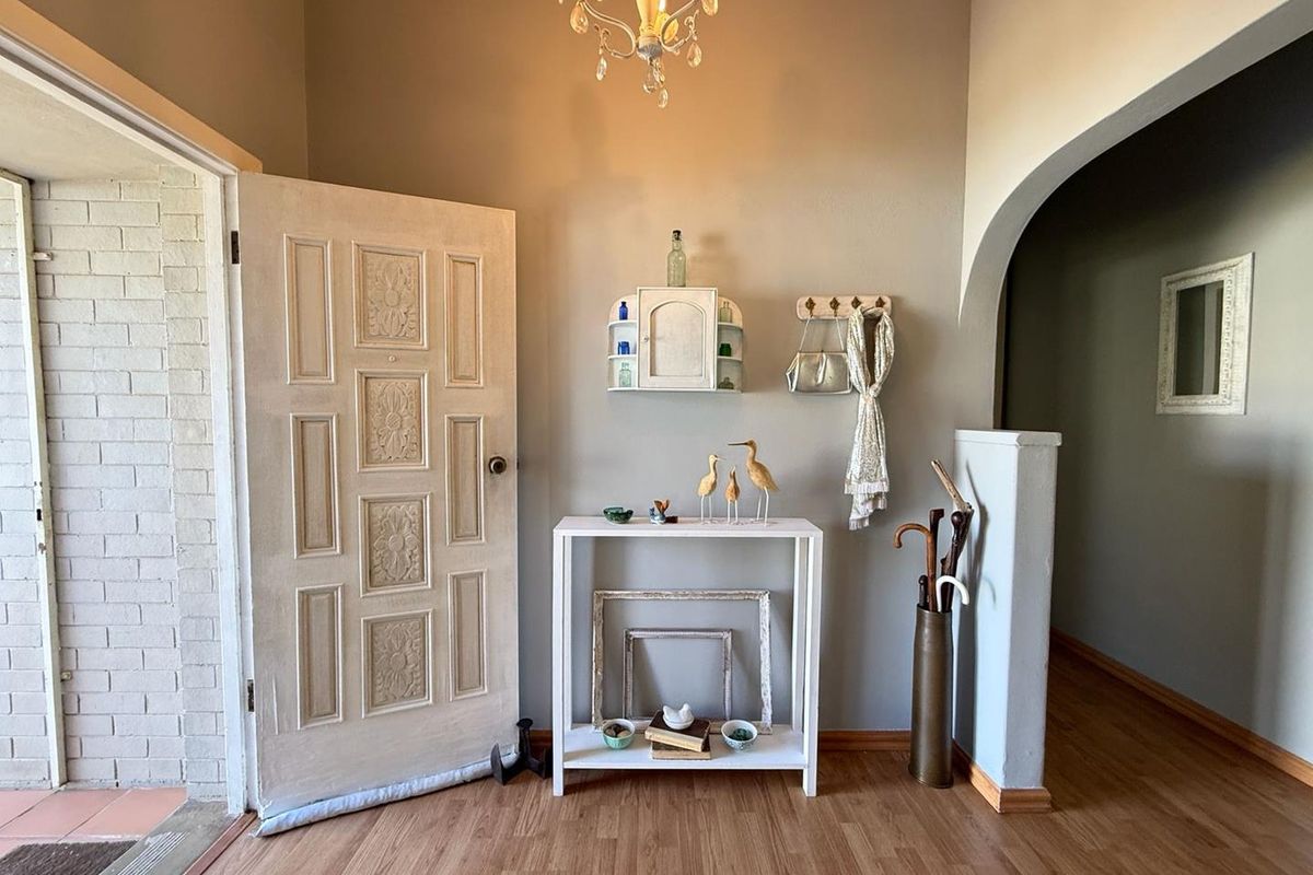 Neat as a Pin – Spacious Family Living at Its Best - Photo 2
