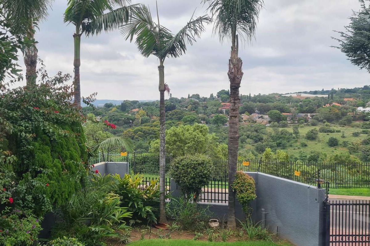 Beautiful family home with a view. - Photo 4