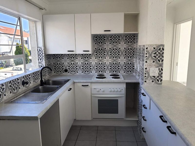 Perfectly positioned 1 Bedroom Apartment - Photo 3