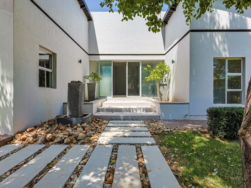 Newly Renovated 4 Bedroom Family Home in Family Oriented Security Estate - Photo 3