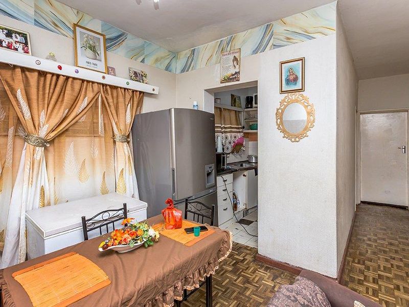 Spacious Two Bedroom Apartment - Photo 7