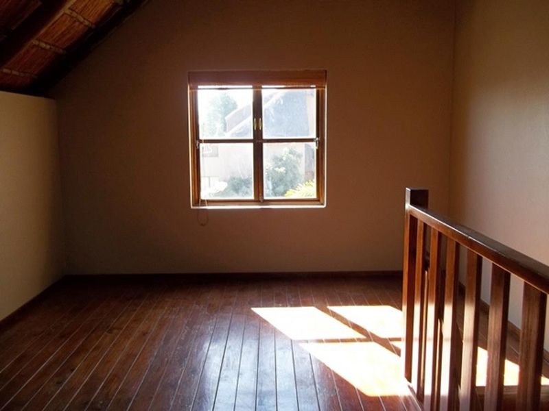 Modern 2 Bedroom, 1 Bathroom Apartment for Sale in Sunninghill - Photo 6