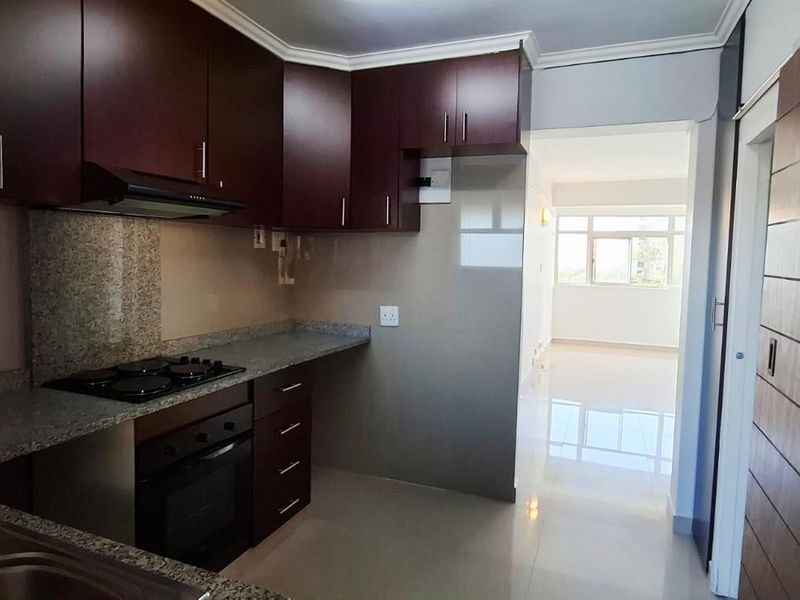 Immaculate Kitchen & Elegant Bedroom in Prime Location! - Photo 8