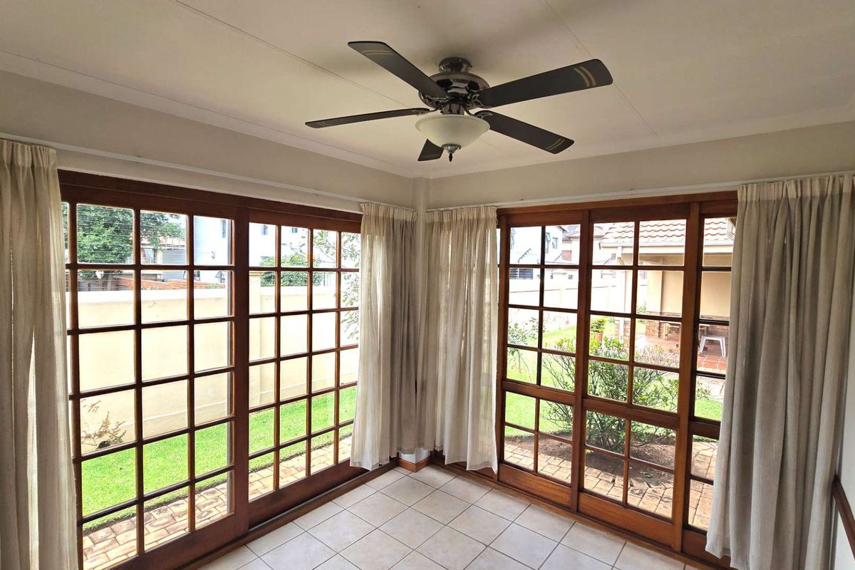 Neat and cozy 2 bedroom retirement home in secure complex in Montana - Photo 4