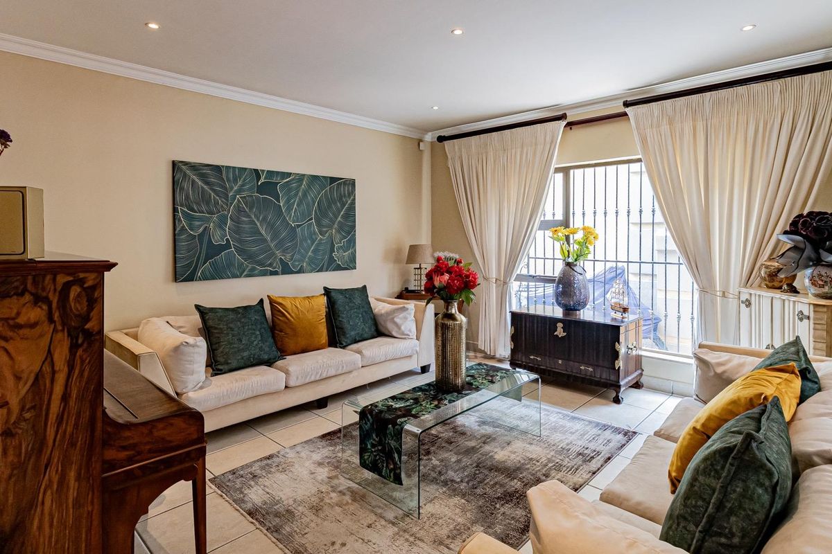 Elegant Bedfordview Duplex: A Family Haven! - Photo 4