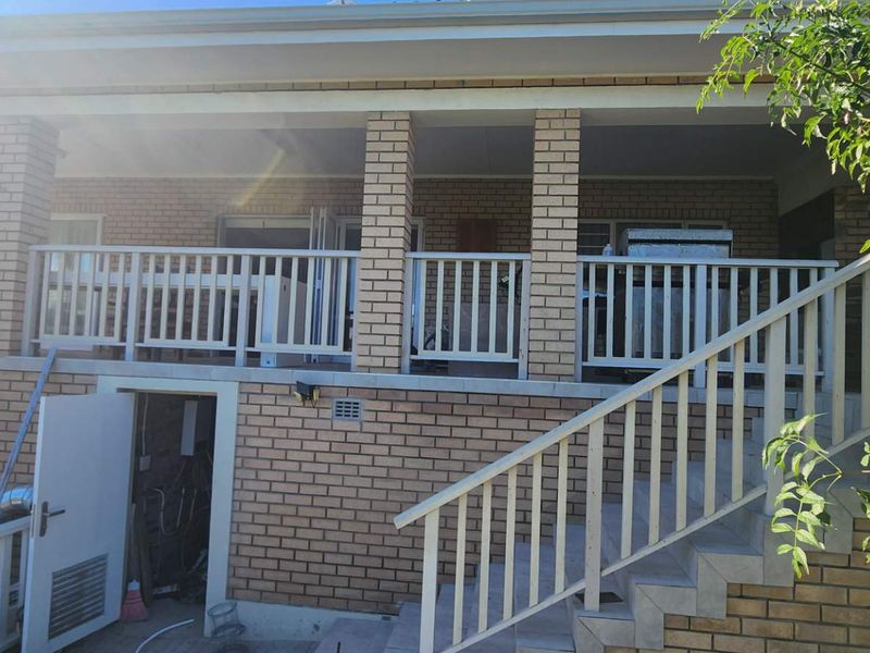 Modernized Face Brick home in Golf Estate - Photo 4