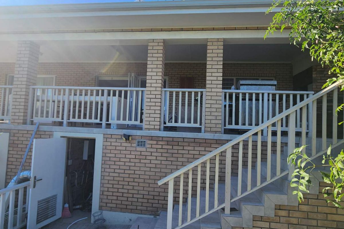 Modernized Face Brick home in Golf Estate - Photo 4