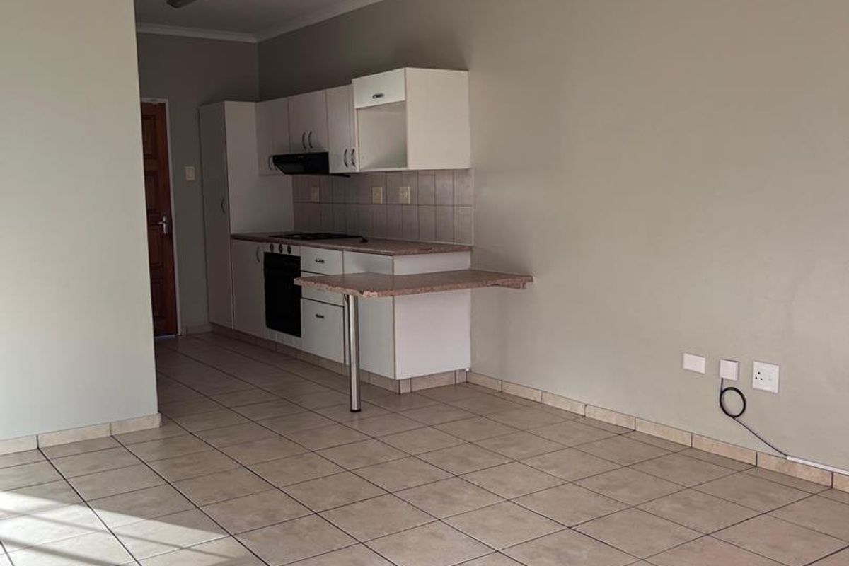 Townhouse For Sale In Pionierspark - Photo 5