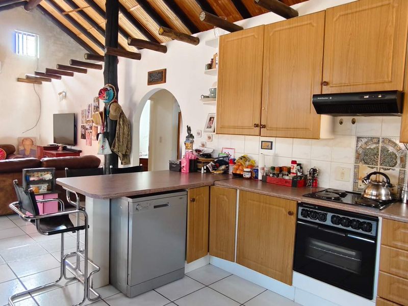 Multi-Unit Gem: Live, Rent, or Holiday in One Unique Property - Photo 4